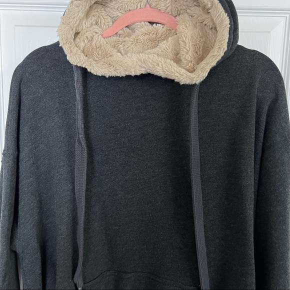 Aerie Oversized Tunic Hoodie with Fur Lined Hood and Pocket - Picture 3 of 5